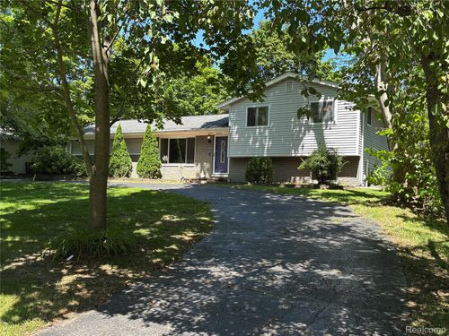 4304 Woodcock Way, Highland, MI, 48357-3963 | Card Image