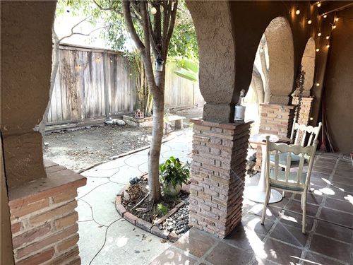 517 Roswell Ave, Long Beach, CA, 90803-2962 | Card Image