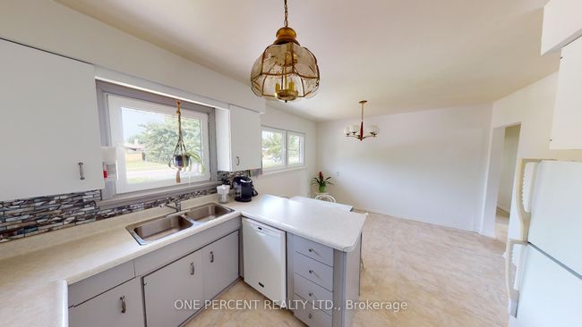 324 Bunting Rd, House other with 3 bedrooms, 2 bathrooms and 5 parking in Saint Catharines ON | Image 6