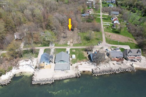 1053 Harborview Dr, Middle Bass, OH, 43446 | Card Image
