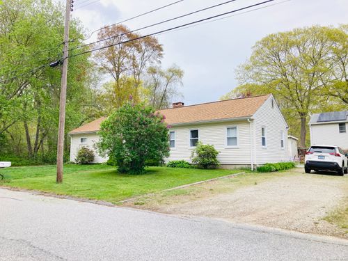67 S Beechwood Rd, Niantic, CT, 06357-2028 | Card Image