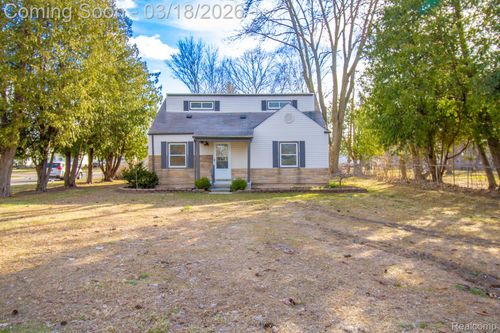 14888 Sunbury St, Livonia, MI, 48154-4055 | Card Image