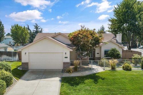 8939 W Payette Ave, Kennewick, WA, 99336-8133 | Card Image