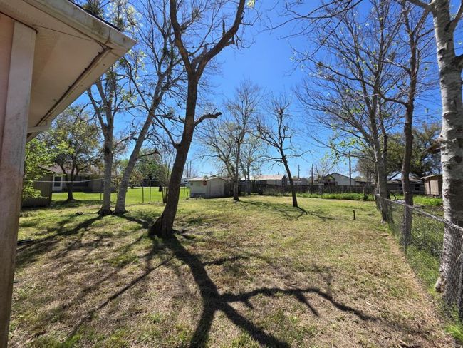 235 2 Nd St, House other with 3 bedrooms, 2 bathrooms and null parking in Van Vleck TX | Image 22
