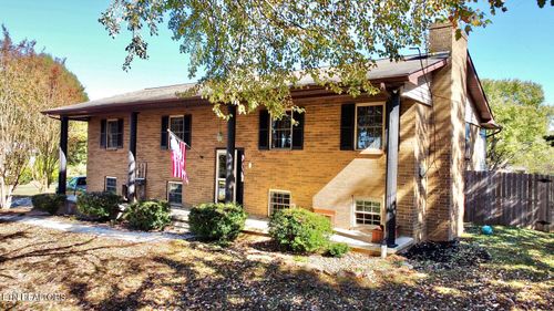 2110 Farris Rd, Maryville, TN, 37803-6618 | Card Image