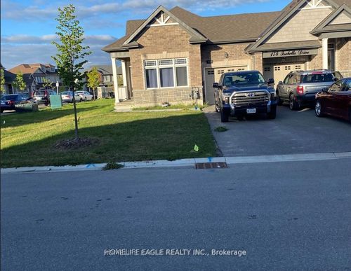 172 Isabella Dr, Orillia, ON, L3V8K7 | Card Image