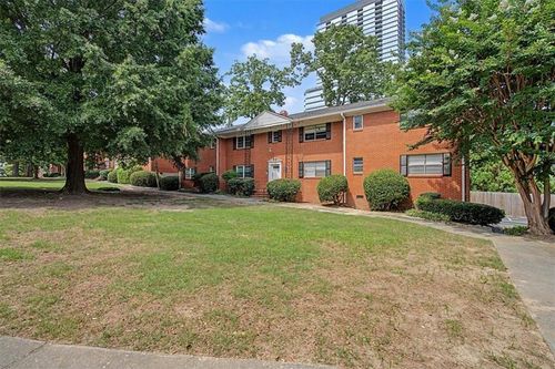 4b-3660 Peachtree Rd Ne, Atlanta, GA, 30319-1258 | Card Image