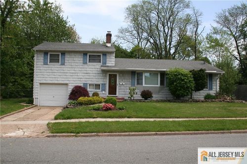 39 Stony Rd, Edison, NJ, 08817-3759 | Card Image