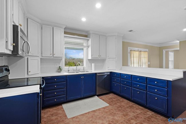 1540 Main St W, House other with 5 bedrooms, 4 bathrooms and null parking in Hartselle AL | Image 4