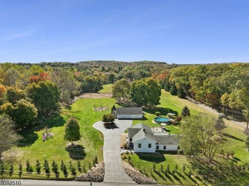 32 Pulaski Rd, Whitehouse Station, NJ, 08889-3515 | Card Image