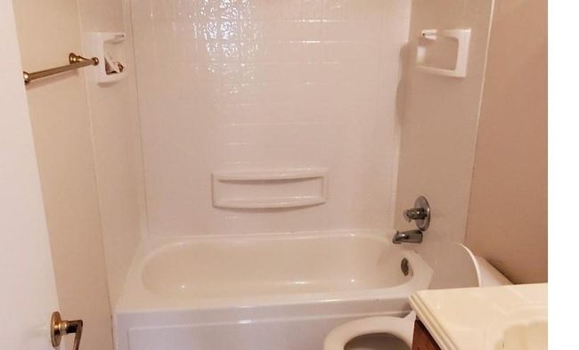 Hall bath | Image 14