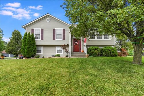 1412 Bradford Dr, Greenwood, MO, 64034-8657 | Card Image