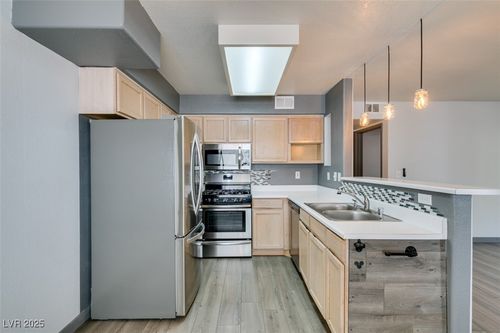 unit-103-3168 Tarpon Dr, Las Vegas, NV, 89120-5325 | Card Image