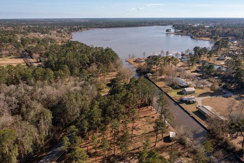 554 Lakeside Dr, Carriere, MS, 39426-7012 | Card Image