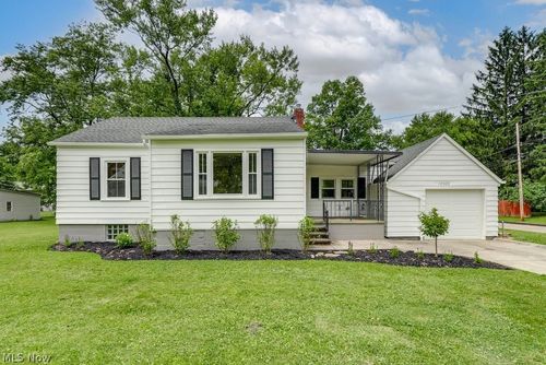 10306 Electric Blvd, Northfield, OH, 44067-1526 | Card Image