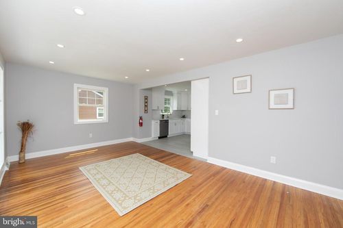121 Harding Ave, MOUNT EPHRAIM, NJ, 08059-1529 | Card Image