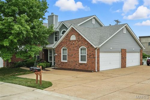 168 Kehrs Mill Trl, Ballwin, MO, 63011-3278 | Card Image