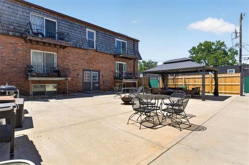 2-4430 Jarboe St, Kansas City, MO, 64111-3533 | Card Image