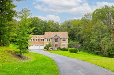 11 Birch Hill Drive, House other with 4 bedrooms, 3 bathrooms and null parking in La Grange NY | Image 3