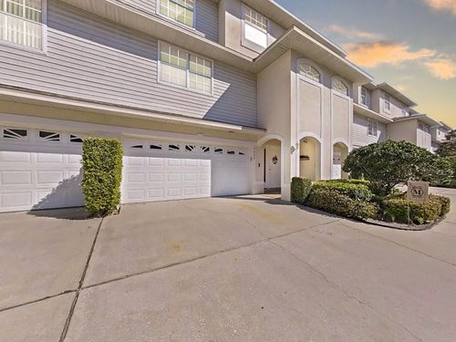 8229 Eagles Park Dr, ST PETERSBURG, FL, 33709-7008 | Card Image