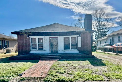 1103 Strong Ave, Greenwood, MS, 38930-4137 | Card Image