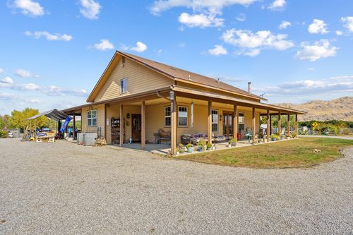 24279 Avenue 224, Lindsay, CA, 93247-9486 | Card Image