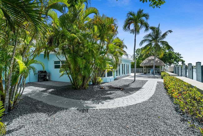 Side Yard 1 | Image 46
