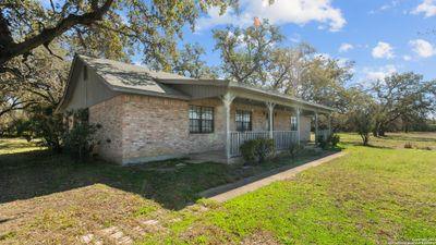 193 Pr 6708, Home with 3 bedrooms, 2 bathrooms and null parking in Natalia TX | Image 3