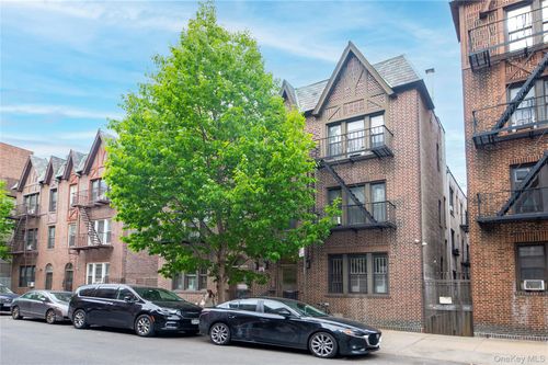 4516 39th Place, New York, NY, 11104 | Card Image