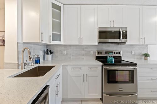 304-5380 Cedar Lake Dr, Boynton Beach, FL, 33437-6218 | Card Image