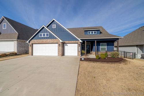 2942 N Briarwood Avenue, Catoosa, OK, 74015 | Card Image