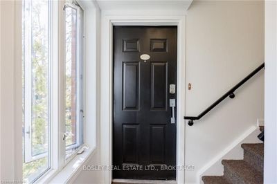 833C - 12 Laidlaw St, Condo with 2 bedrooms, 2 bathrooms and 1 parking in Toronto ON | Image 3