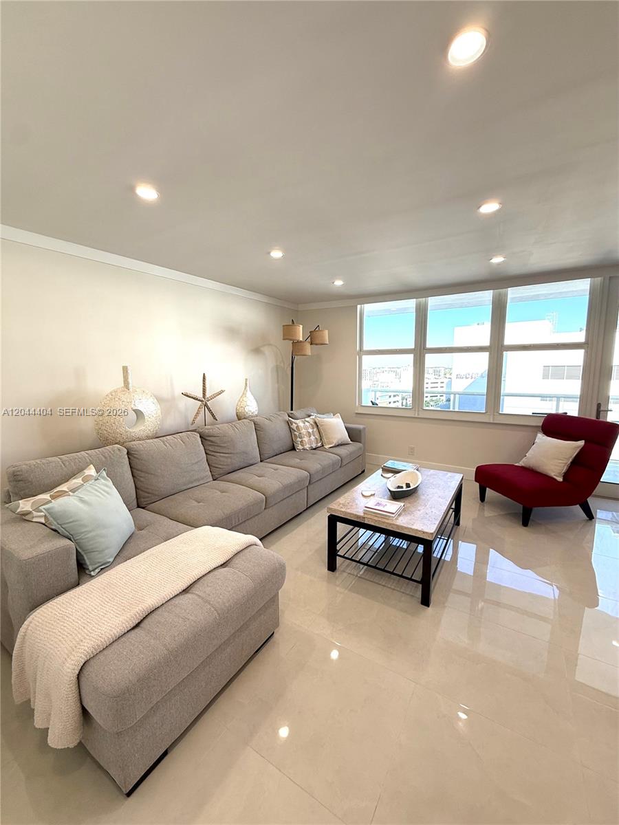 Residential Lease in Hollywood