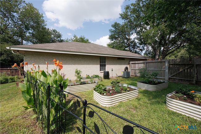6 S Bobcat Ct, House other with 3 bedrooms, 2 bathrooms and null parking in Morgans Point Resort TX | Image 8