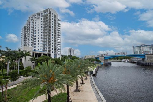apt-1715-10 Sw South River Dr, Miami, FL, 33130-1482 | Card Image