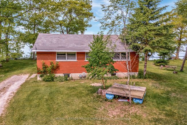 40 Mayne Lane, House other with 3 bedrooms, 1 bathrooms and 2 parking in Prince Edward ON | Image 4
