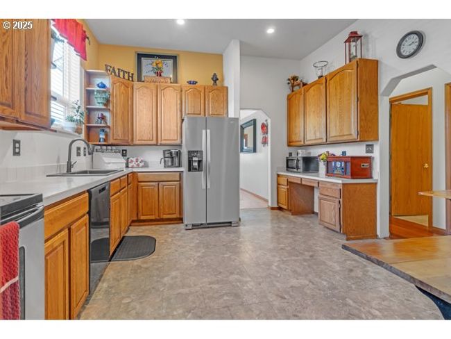 423 E Main St, House other with 5 bedrooms, 3 bathrooms and null parking in Carlton OR | Image 10