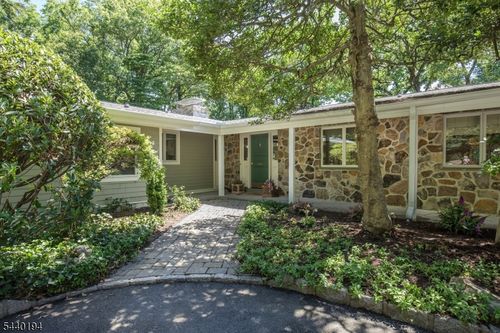 6 Post House Rd, Morristown, NJ, 07960-6621 | Card Image