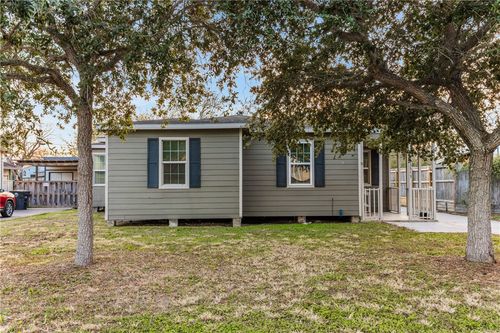 3513 Monterrey St, Corpus Christi, TX, 78411-1709 | Card Image