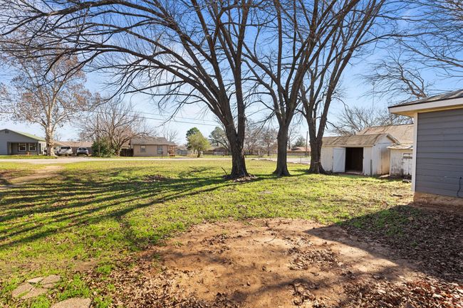 Giant backyard with storage space! | Image 19