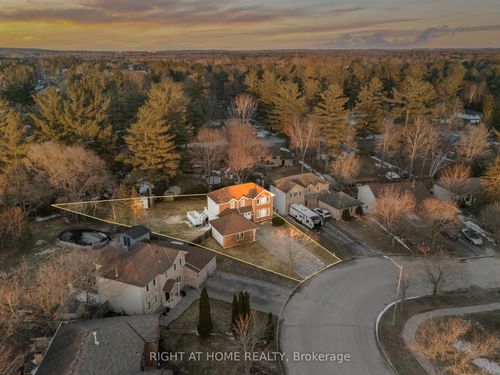 41 Forestwood Dr, Angus, ON, L3W0J8 | Card Image