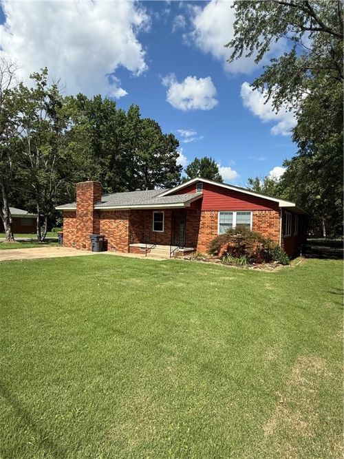223 E Circle Dr, Russellville, AR, 72801-4882 | Card Image