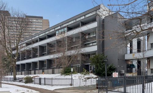 2802-5 Quarrington Lane, North York, ON, M3C0S5 | Card Image