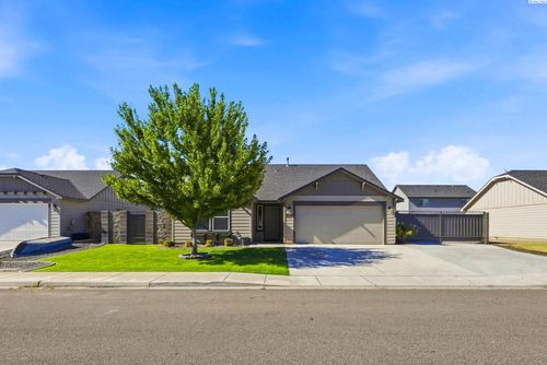 6913 Rogue Dr, Pasco, WA, 99301-4881 | Card Image