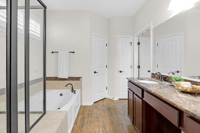 687 Ledgestone Dr, House other with 4 bedrooms, 4 bathrooms and 3 parking in Austin TX | Image 17