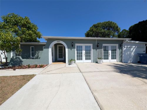 6947 Bottle Brush Dr, PORT RICHEY, FL, 34668-6807 | Card Image