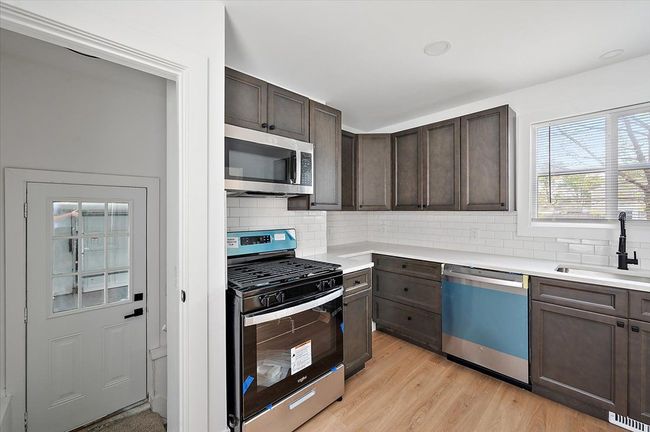 20040 E 8 Mile Rd, House other with 2 bedrooms, 1 bathrooms and null parking in Harper Woods MI | Image 6