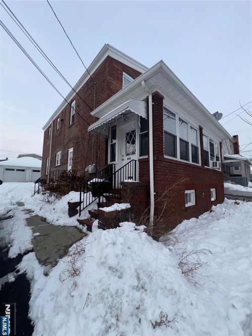 438 4th St, Carlstadt, NJ, 07072-1301 | Card Image