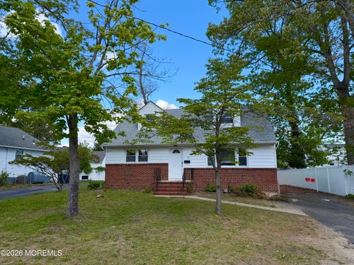 24 Berger Ave, Oakhurst, NJ, 07755-1701 | Card Image