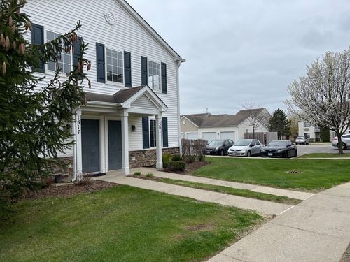 1517-1517 Silverstone Dr, Carpentersville, IL, 60110-1190 | Card Image